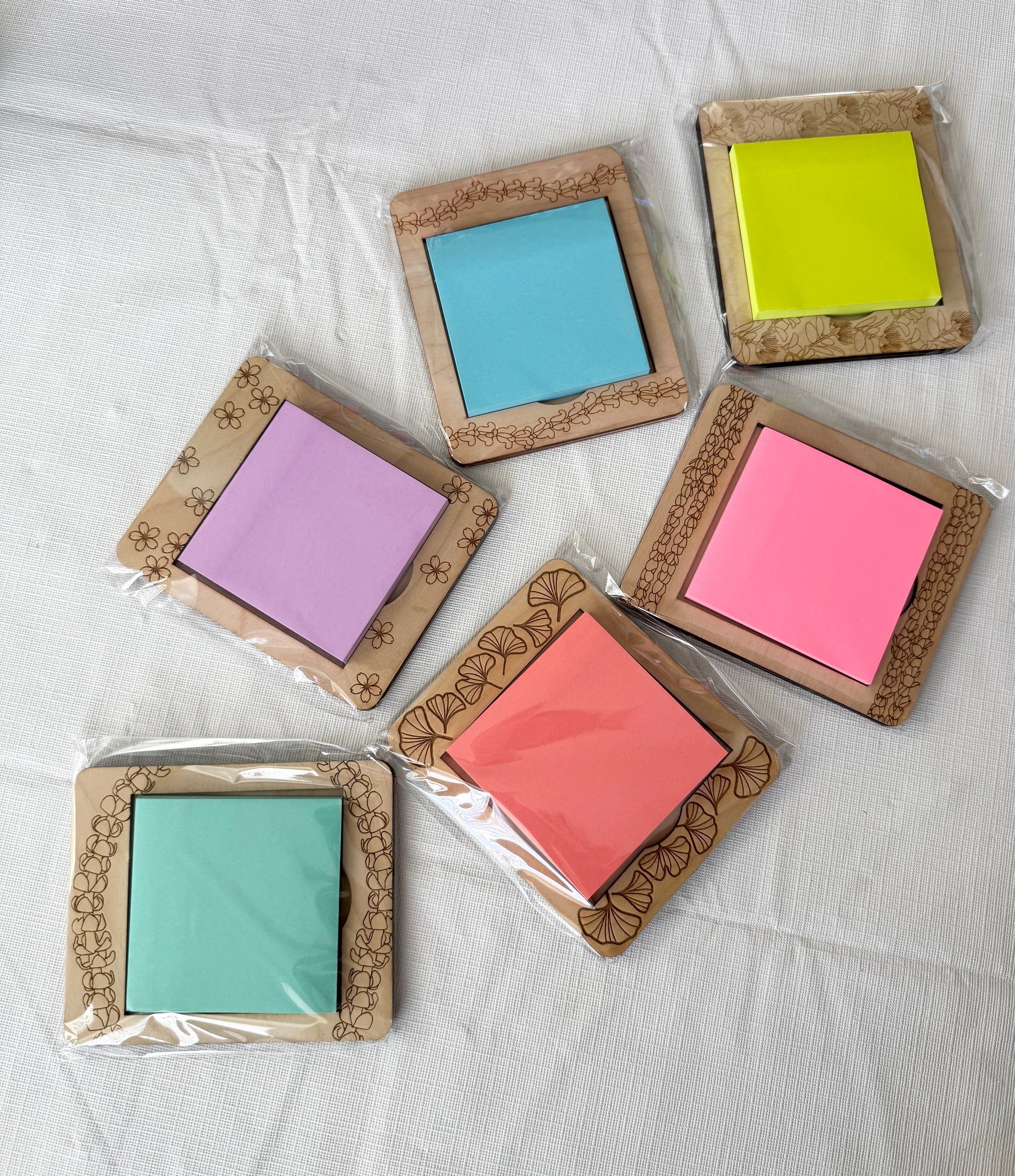 Sticky Note Holder - Lei/Flower Edition