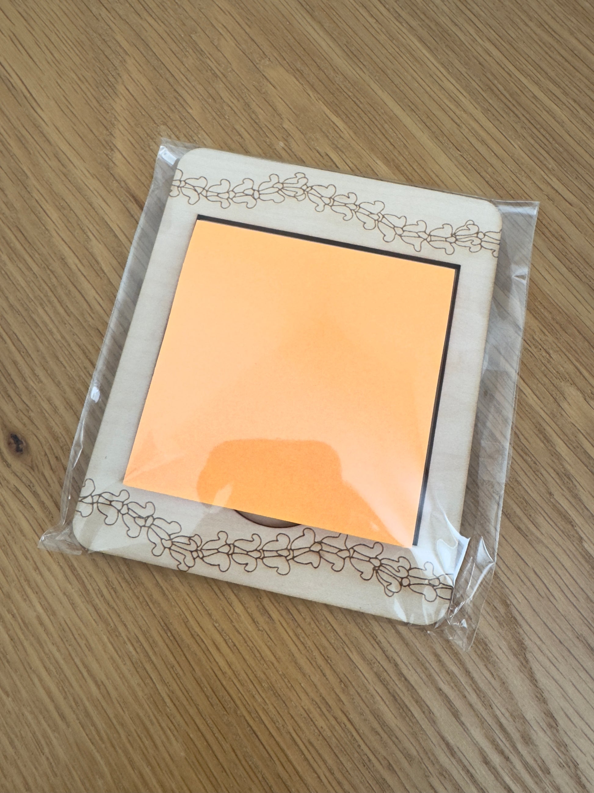 Sticky Note Holder - Lei/Flower Edition