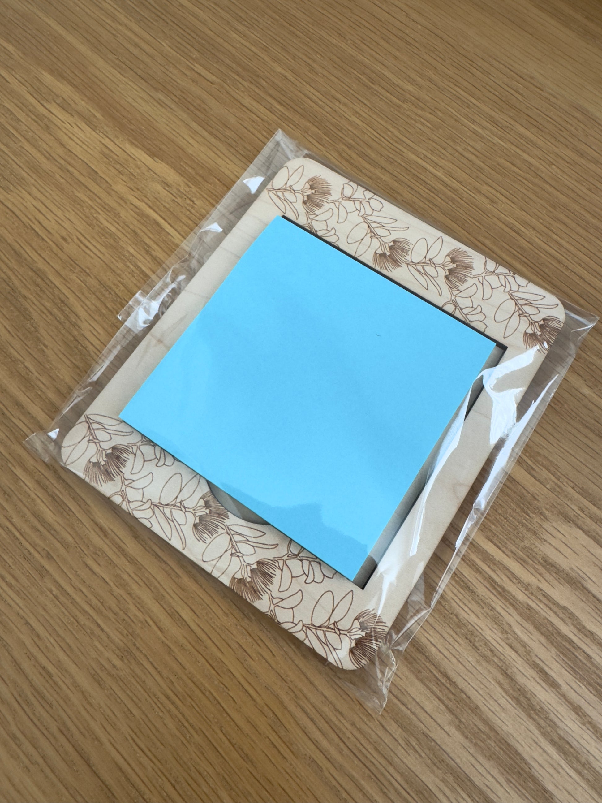 Sticky Note Holder - Lei/Flower Edition