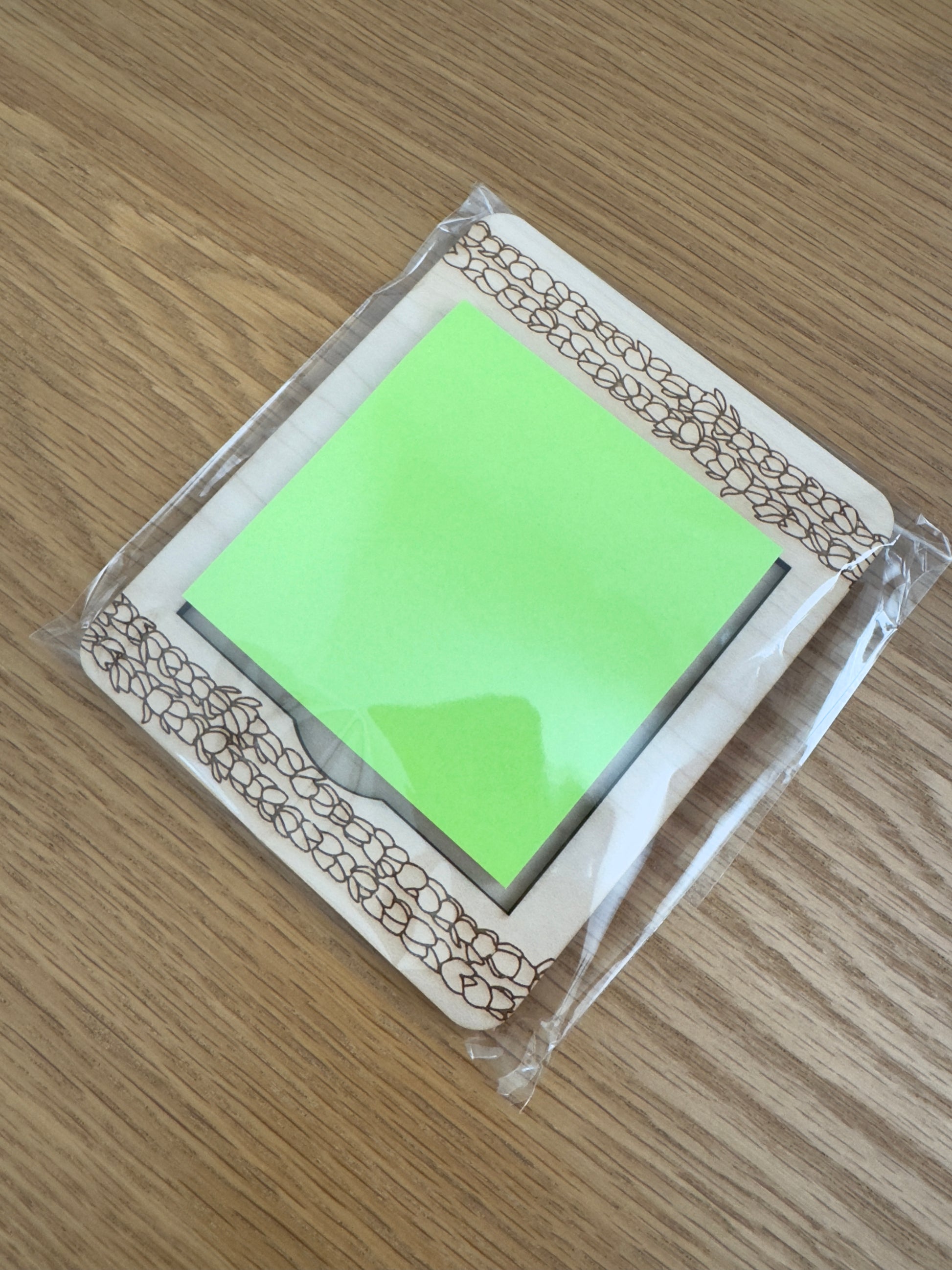 Sticky Note Holder - Lei/Flower Edition