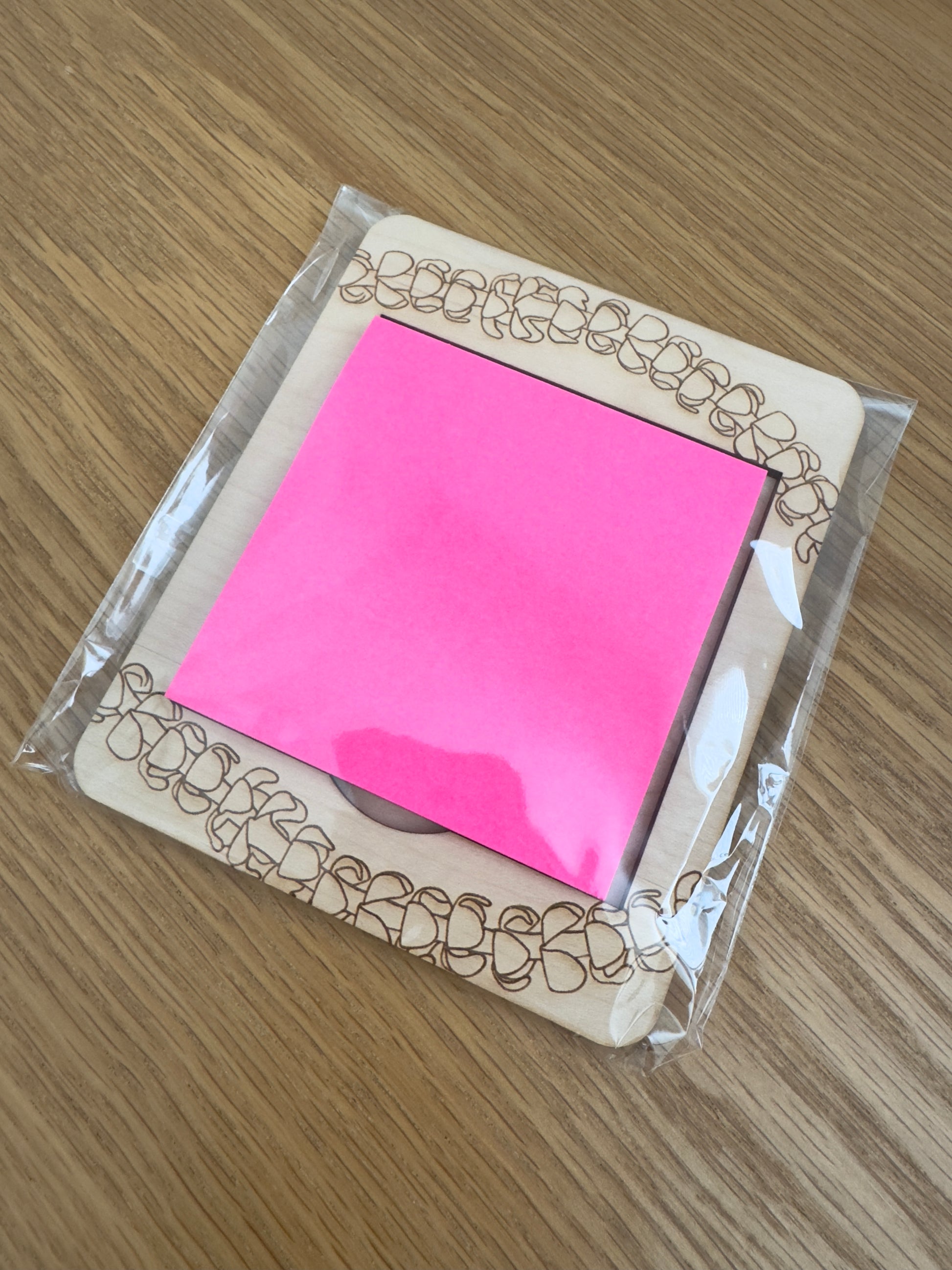 Sticky Note Holder - Lei/Flower Edition